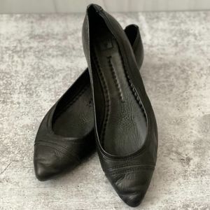 Frye Alicia ballet flats in black leather  Sz 7.5M